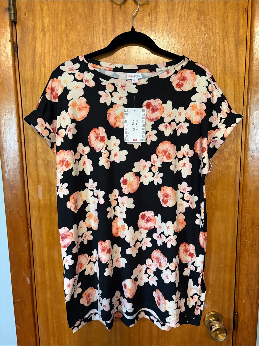 NWT LuLaRoe Leah Black Tee with Peach and Cream Floral Print - Size S